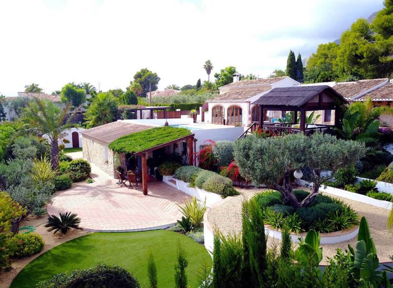 Do you want a magical scenery in your life?, then CHARLESWORTH GARDENS can give it to you