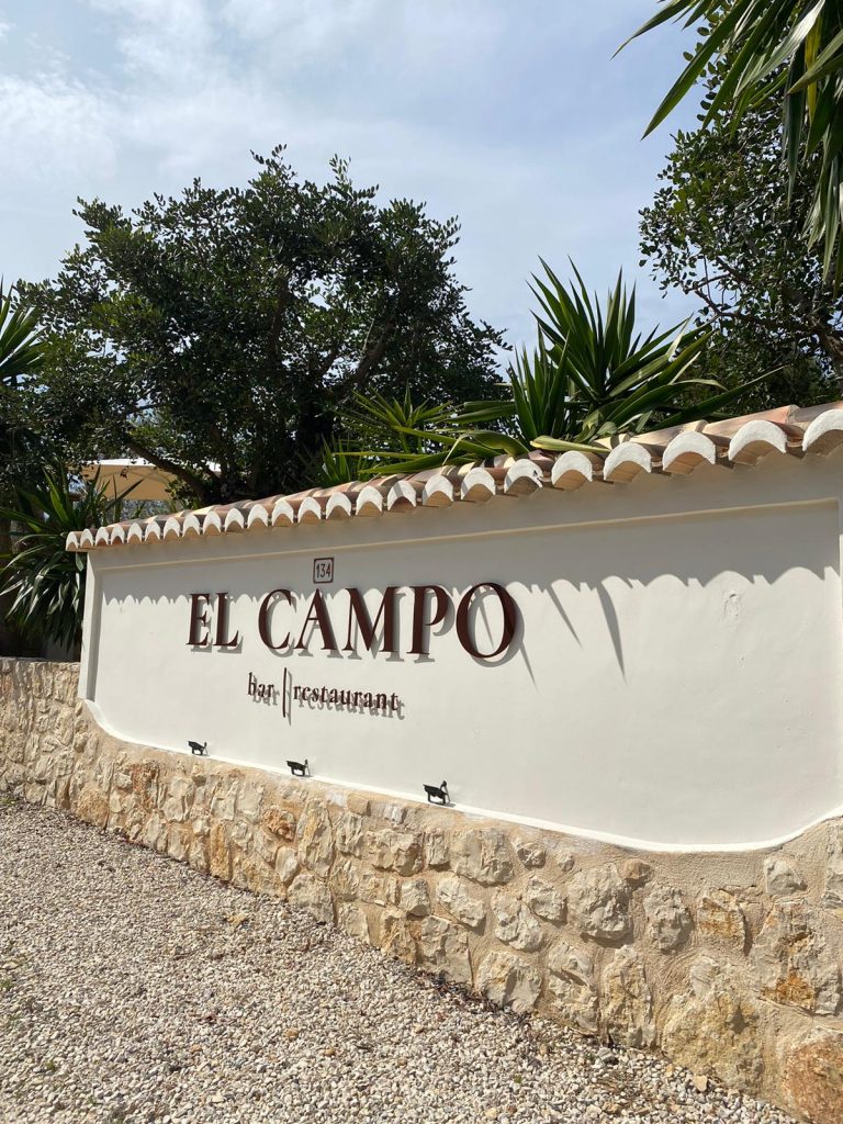 A place where dining is a pleasure due to the superb setting and ambiance