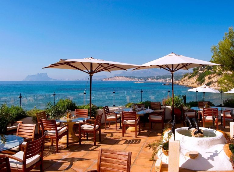 Le Dauphin Restaurant, a jewel facing the Mediterranean Sea
