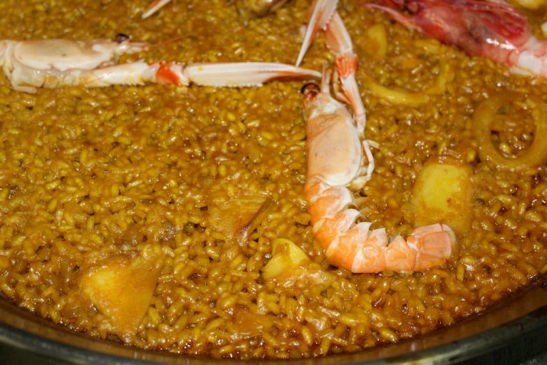 Taste the authentic Valencian rice in Oliva