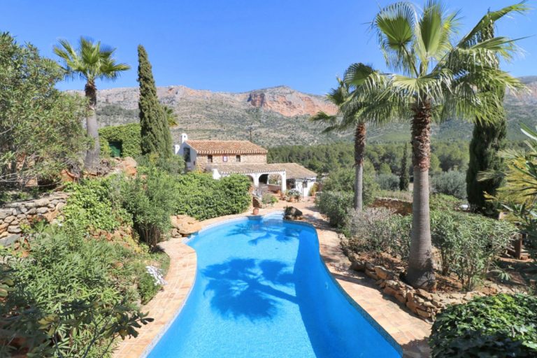 Vicens Ash Present a True Gem of the Traditional Spanish Style