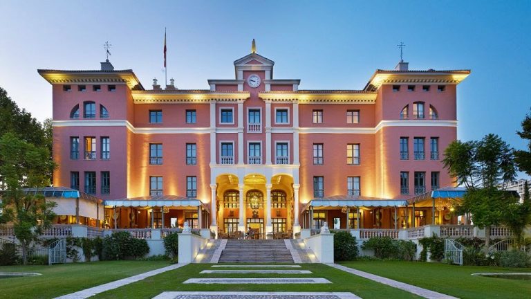 Hotel Villa Padierna: The Palace Resort in Marbella Fit for Royalty