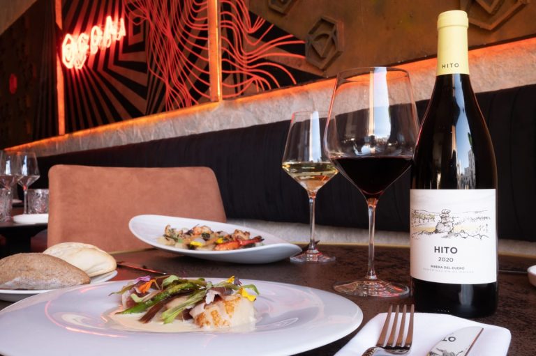 COA Marbella – Bask in the Chic Ambience with Live Entertainment