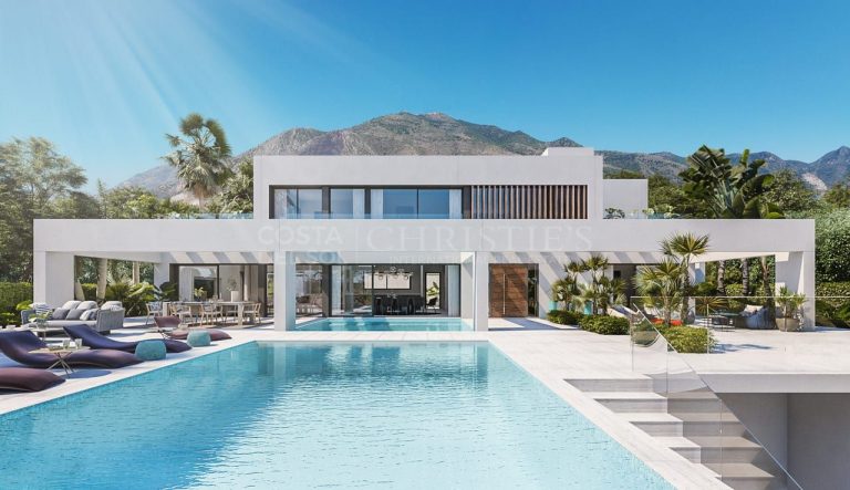 Feast Your Eyes on this Luxury Benalmadena Villa by Costa del Sol – Christie’s International