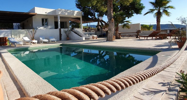 Discover This Wonderful Finca “La Romana” Now Available In Alicante Town