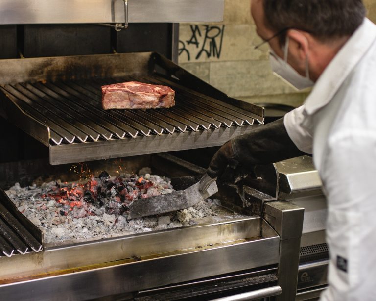 Conbrassa Restaurant: A Carnivore’s Paradise in Benidorm