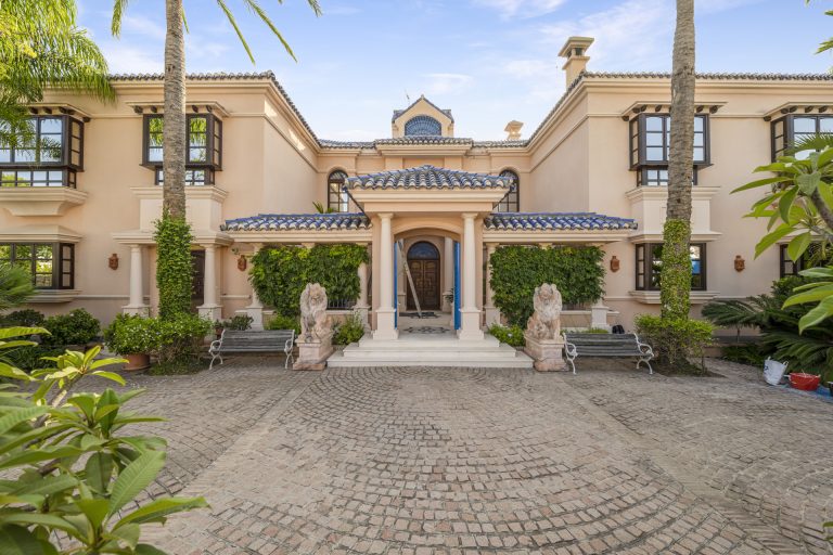 Discover Homerun Broker’s Luxury Villas that are Currently on the Market
