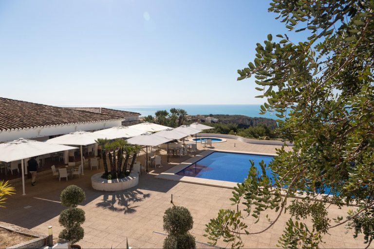 How La Cumbre in Alicante Encapsulates the Essence of Fine Mediterranean Cuisine