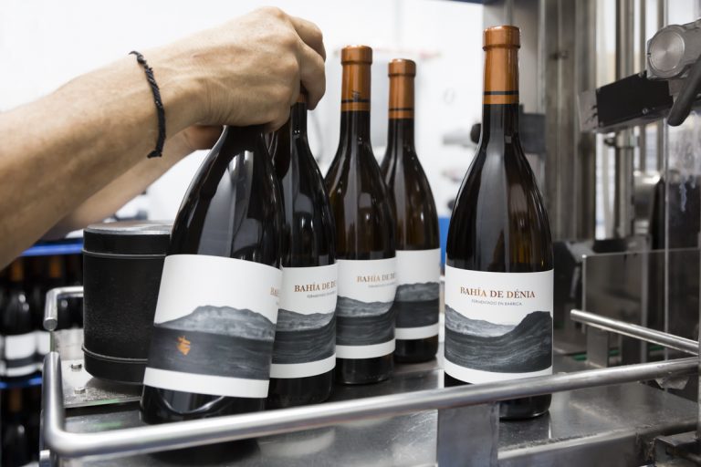 The Bottling of the Famous Bahia De Denia Fermentado Wine by Bodegas Xaló