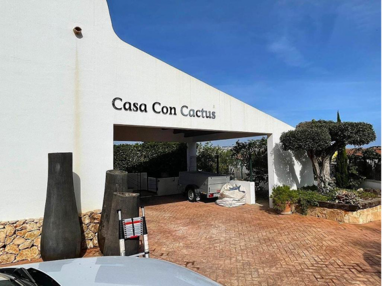 Yachtsigns; Creating The Ideal Image for Your Company, Boat, or House