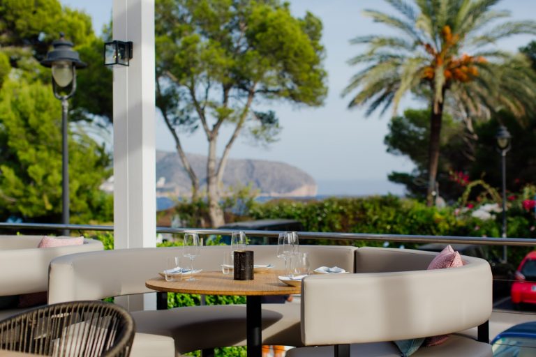 Magnificent View and Mouthwatering Menu at Saga Moraira
