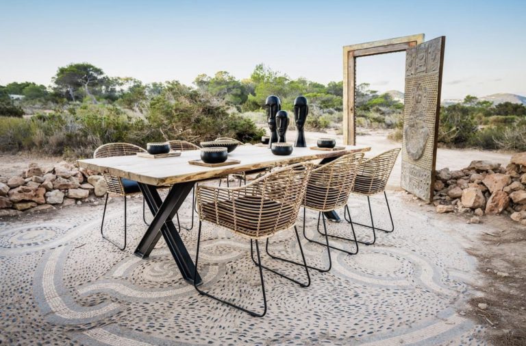 Immerse Yourself in The Charm of Rustic Style With Azurée