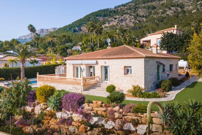 4 Bedroom South Facing Villa in the Quiet Area of Montgó in Jávea