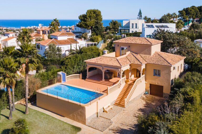 Villa for Sale Exclusively With Eurojavea in the Pinomar Area, Few Minutes Away From the Beach