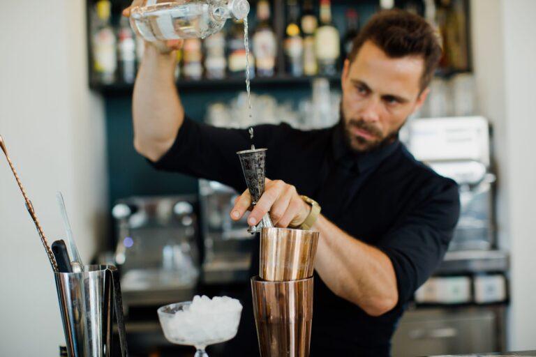 A Night to Remember: Saga Moraira’s Guide to Drinks and Entertainment