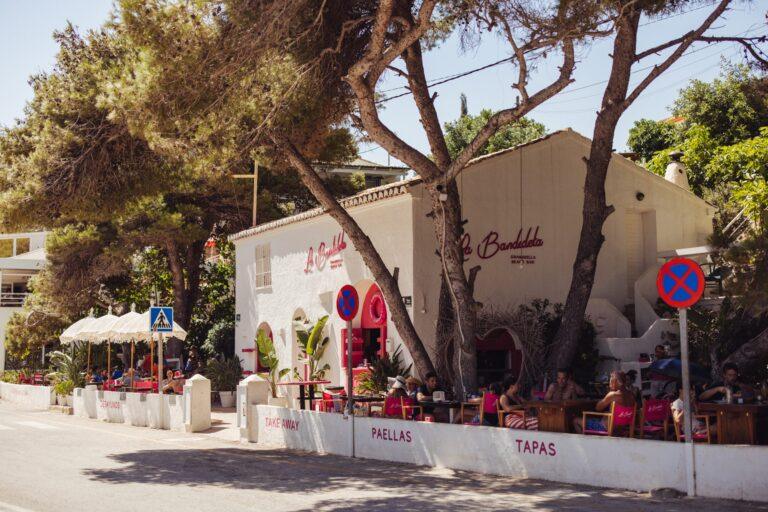 As long as there is sun, La Bandideta is waiting for you to enjoy good cuisine!