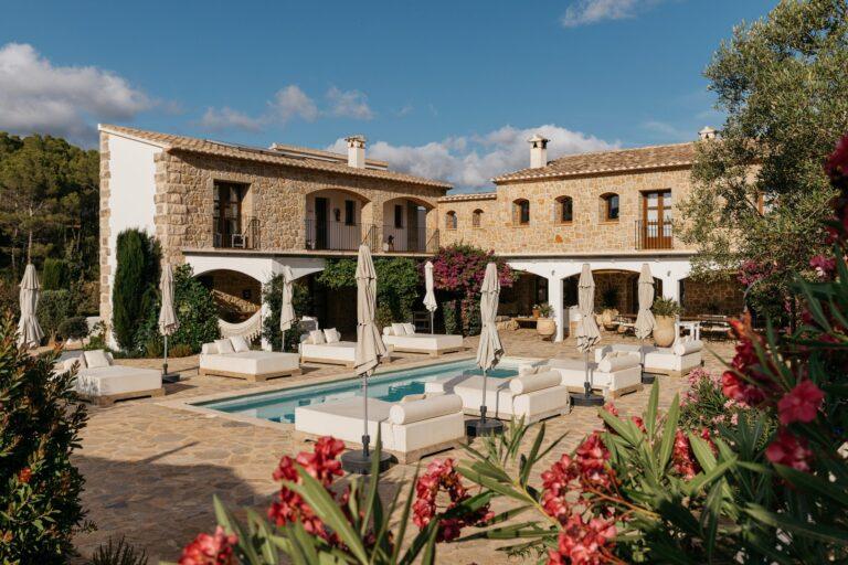 Cuatre Finques Luxury Retreat & Hotel: Enjoy a Relaxing Stay in Xaló