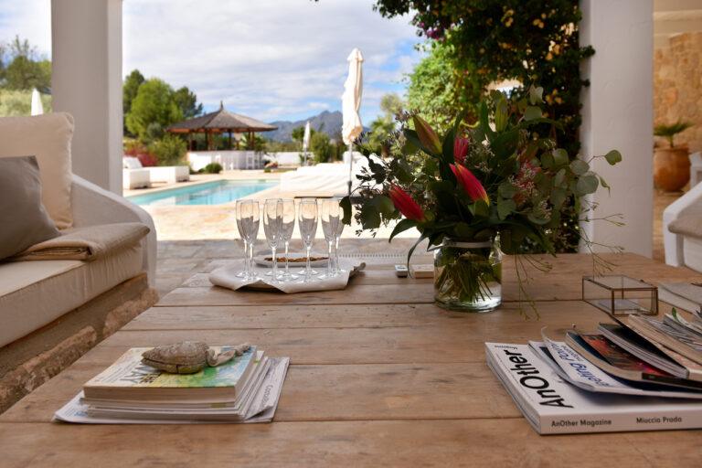 Cuatre Finques prepared exclusively for you and your friends!