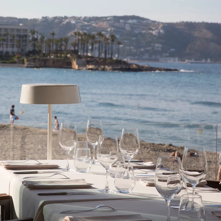 Here we show you 5 of the most spectacular venues to dine in with some of the best gastronomy