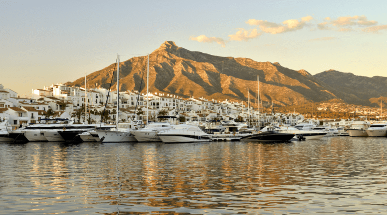 Expats Thriving in Spain: A Melting Pot of Cultures and Lifestyles