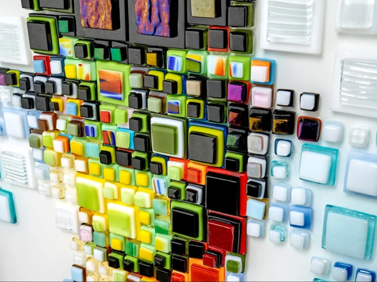 Reinventing mosaics: Isabelle Scheltjens at Blizz Art Gallery