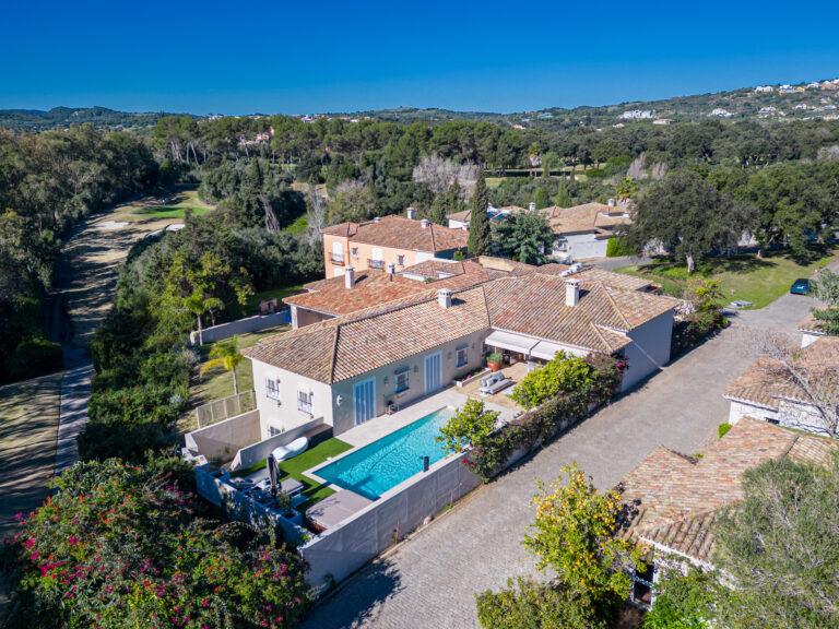 Luxury villa in Los Patios de Valderrama by the prestigious Holmes Sotogrande