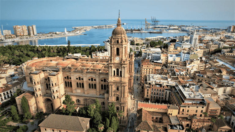 Mojo Estates Presents Exclusive Properties in Malaga and Miraflores: Two Gems in the Real Estate Market
