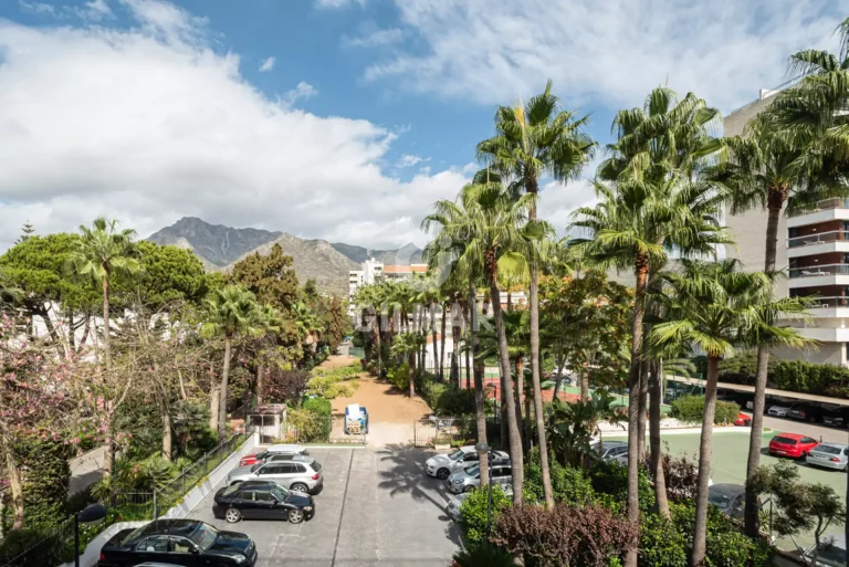 Gilmar Presents a Luxury Apartment in Marbella’s Golden Mile