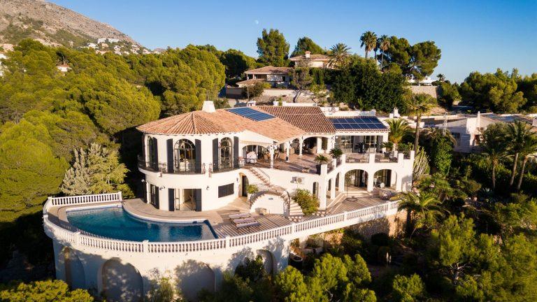 Discover Your Dream Home with Koch & Varlet: Villa Odisea in Altea