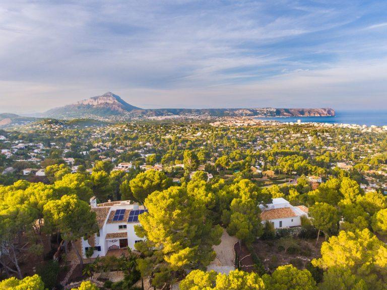 SPECIAL PROPERTY OF THE WEEK: Coldwell Banker Solaris Real Estate Presents: A Coastal Masterpiece in Portichol, Jávea