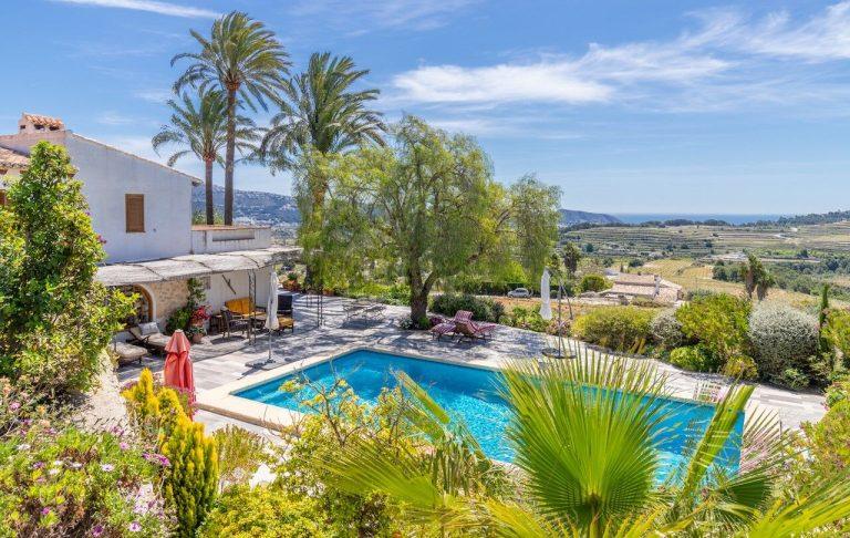Discover Your Home in Beautiful Costa Blanca with Coldwell Banker Solaris Real Estate!