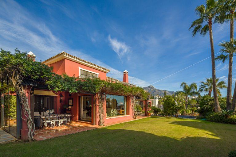 Dazzling Destinations on the Costa del Sol: Experience Luxury Hand-in-Hand with Kristina Szekely