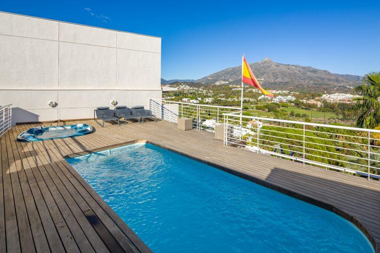 4 Luxe properties on Costa del Sol: Your Gateaway to Exclusive Living with Kristina Szekely