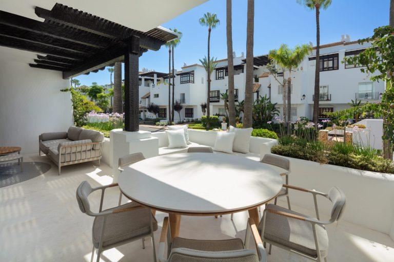 High- End Homes: Sleek Apartment Renovation at Puente Romano
