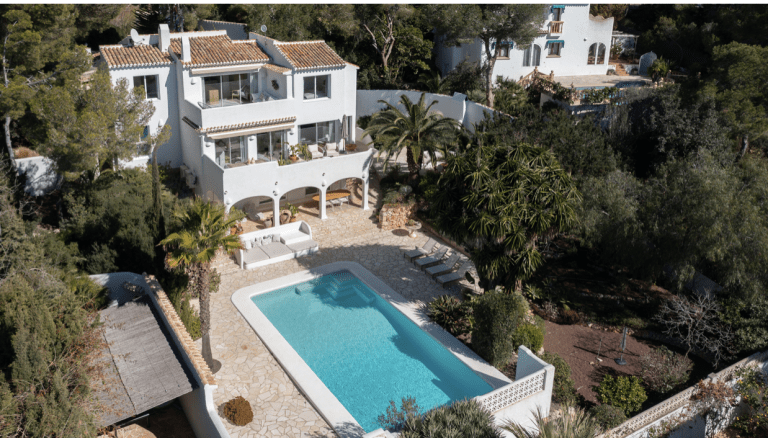 Discover the Exceptional Real Estate Services of Burbach Roycroft, Now Expanding to Costa Blanca