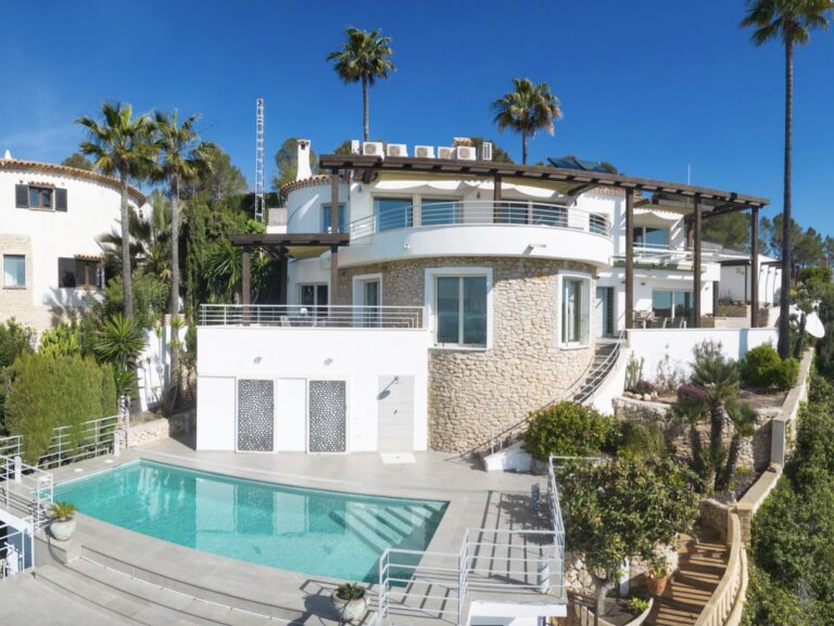 A Sanctuary Above the Mediterranean: La Gaviota, Benissa