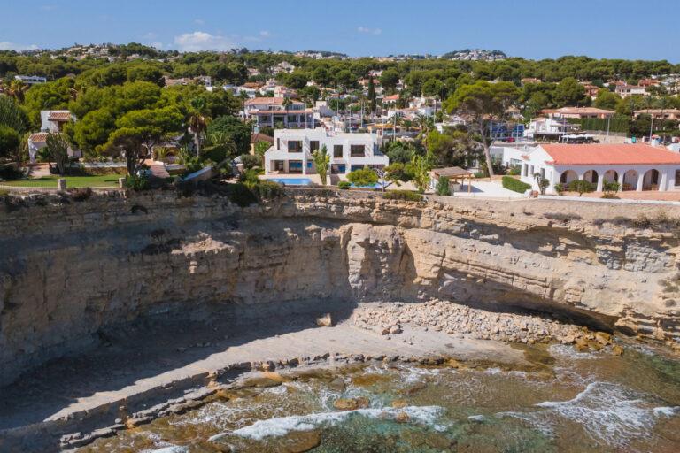 Discover Exceptional Villas in Moraira and Jávea with COSTA HOUSES Luxury Villas S.L ®